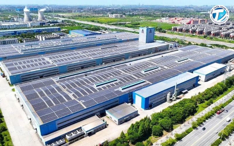 Điện mặt trời mái nhà tại cơ sở sản xuất.